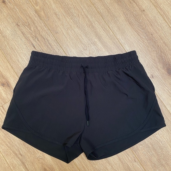 Lorna Jane New Original run short, M - Picture 2 of 2